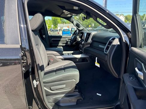 New 2026 RAM 1500 4x4 Crew Cab image 23