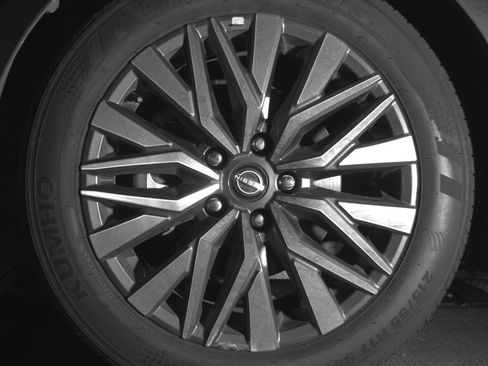 Used 2025 Nissan Altima 2.5 SV image 12