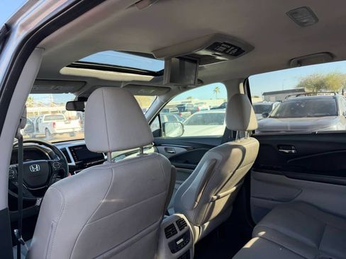 Used 2016 Honda Pilot Touring image 26