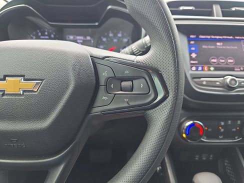 Used 2023 Chevrolet TrailBlazer LT FWD image 21