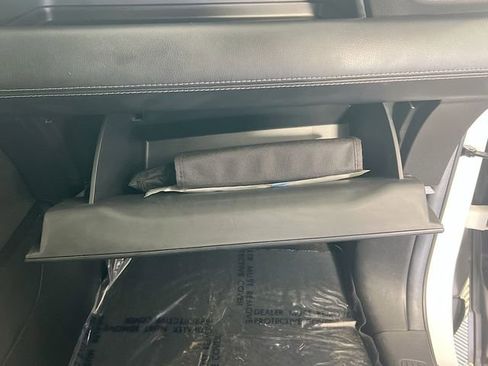 Used 2025 Honda Pilot Touring image 31