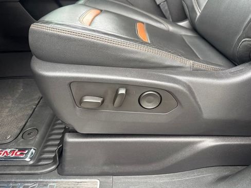 Used 2024 GMC Sierra 1500 AT4 w/ AT4 Preferred Package AWD/4WD image 16