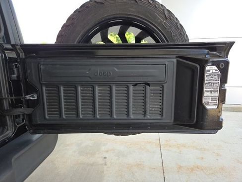 Used 2019 Jeep Wrangler Sport w/ Quick Order Package 23S AWD/4WD image 39