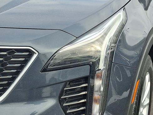 Used 2021 Cadillac XT4 Luxury w/ Cold Weather Package image 9