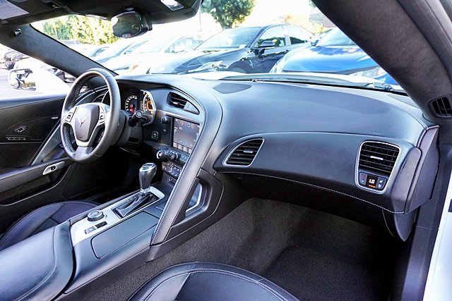 Used 2015 Chevrolet Corvette Stingray Coupe w/ 3LT Preferred Equipment Group RWD image 18