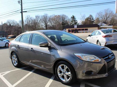 Used 2014 Ford Focus SE image 3