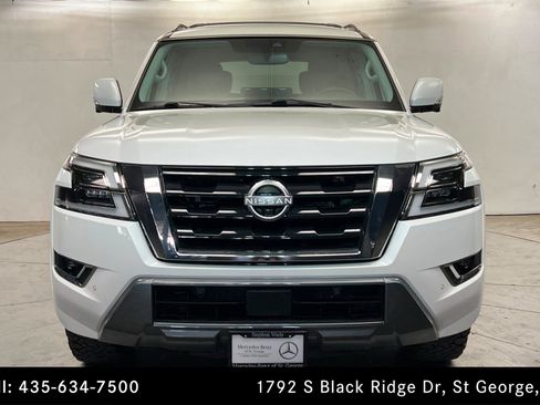Used 2022 Nissan Armada SL w/ Captain's Chairs Package AWD/4WD image 8