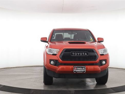 Used 2017 Toyota Tacoma SR5 AWD/4WD image 12