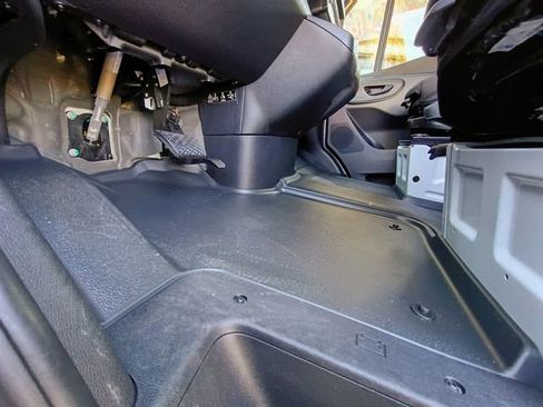 Used 2025 Mercedes-Benz Sprinter 2500 image 30