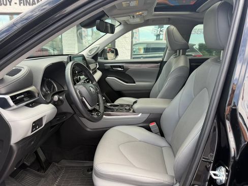 Used 2022 Toyota Highlander Limited AWD/4WD image 13