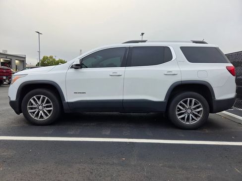 Used 2017 GMC Acadia SLE w/ Driver Alert Package I FWD image 2