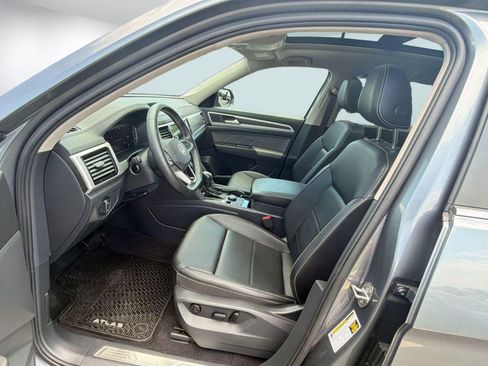 Used 2023 Volkswagen Atlas SE AWD/4WD image 5