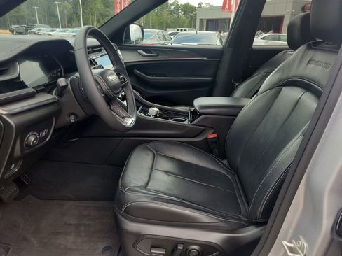 Used 2023 Jeep Grand Cherokee L Overland AWD/4WD image 16