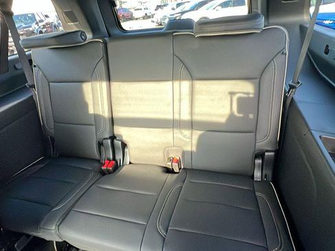 New 2026 Chevrolet Suburban Premier w/ Sun And Tow Package AWD/4WD image 19