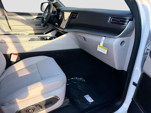 New 2026 Jeep Grand Wagoneer Limited AWD/4WD image 14