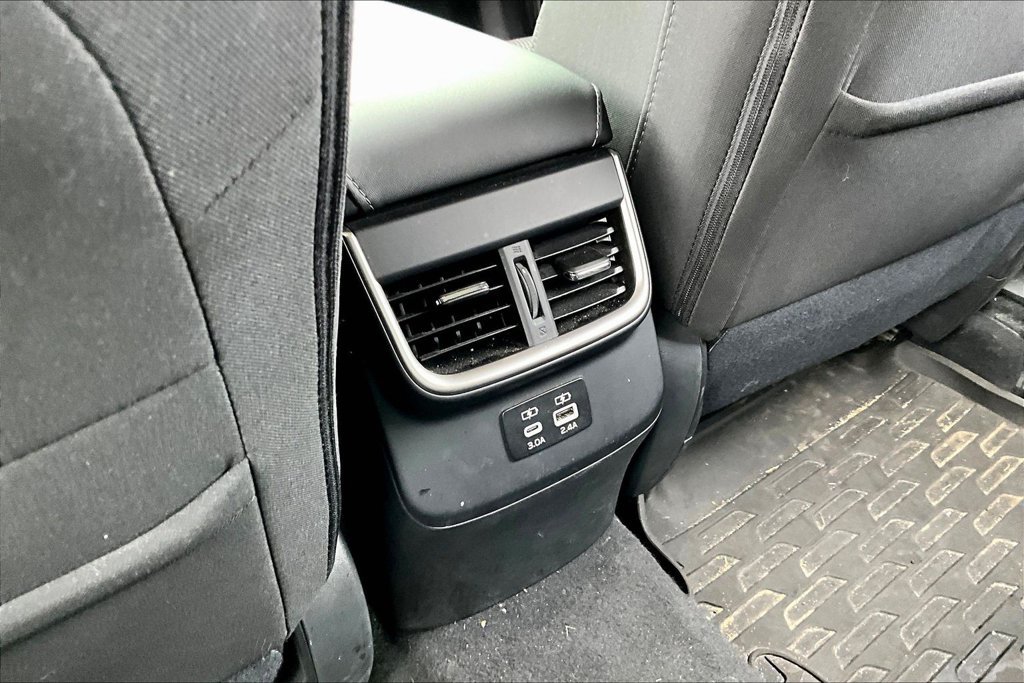 Used 2025 Subaru Outback Premium AWD/4WD image 10