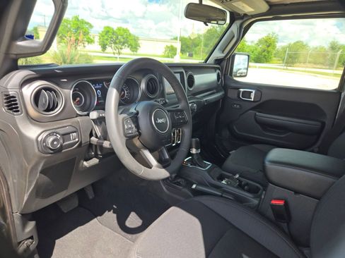 Used 2023 Jeep Wrangler Unlimited Sport AWD/4WD image 11