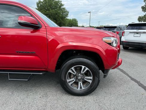 Used 2019 Toyota Tacoma TRD Sport w/ Technology Package RWD image 42