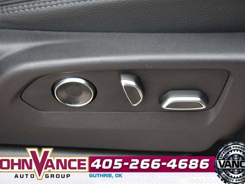Used 2025 GMC Yukon Denali AWD/4WD image 19
