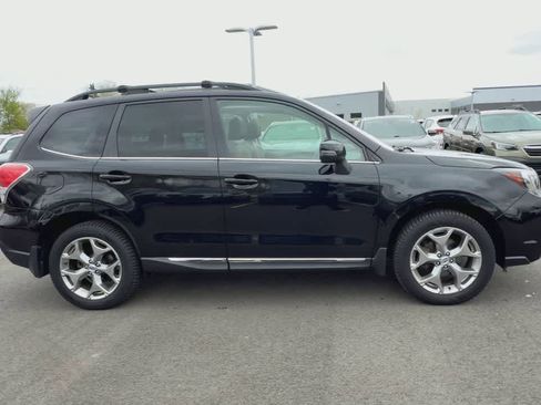 Used 2018 Subaru Forester 2.5i Touring AWD/4WD image 9