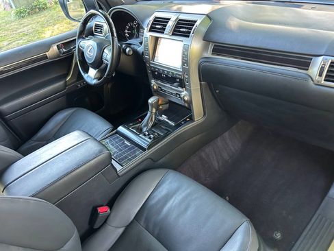 Used 2020 Lexus GX 460 Premium w/ Premium Package AWD/4WD image 8