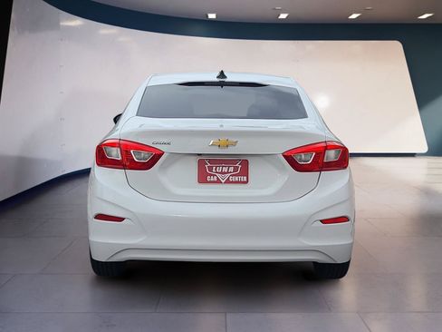Used 2017 Chevrolet Cruze LS FWD image 4