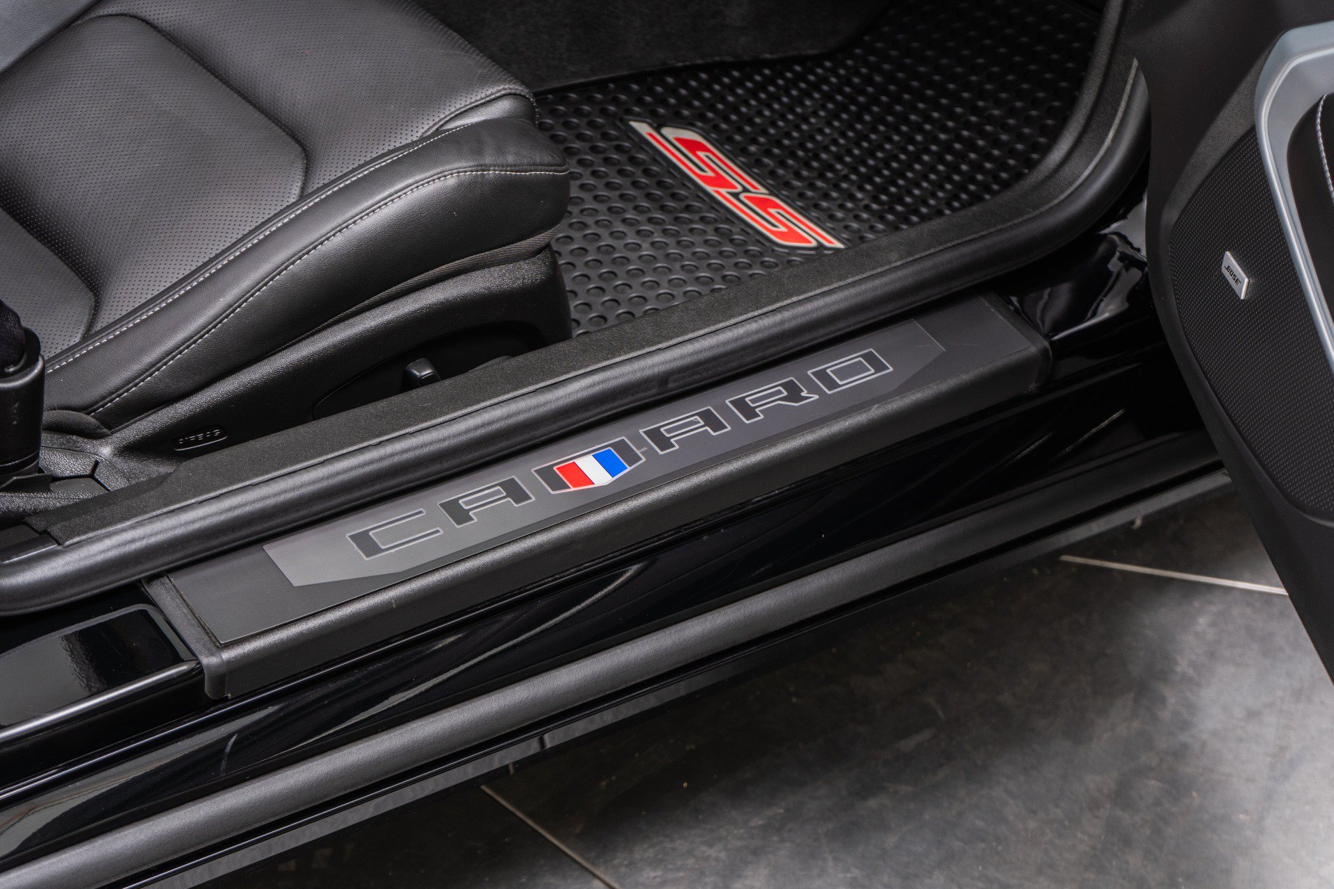 Used 2018 Chevrolet Camaro SS RWD image 29