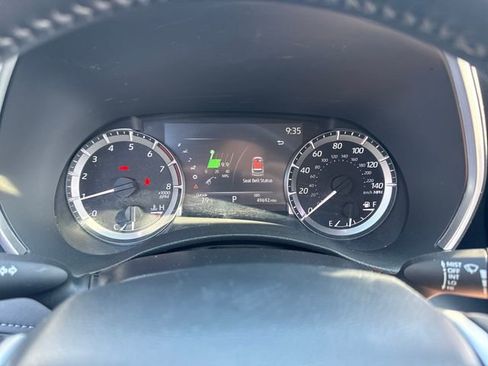 Used 2023 Toyota Highlander XLE image 27