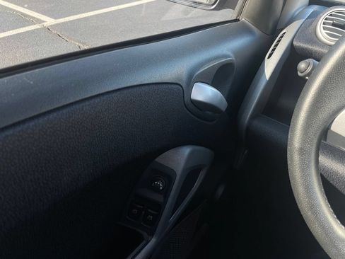 Used 2013 smart fortwo passion RWD image 18