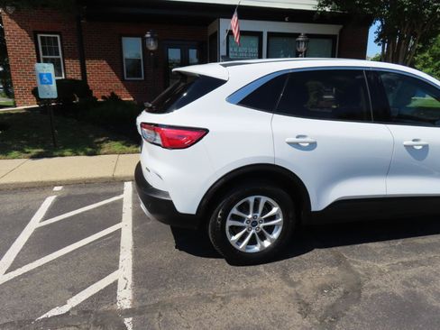 Used 2020 Ford Escape SE FWD image 7