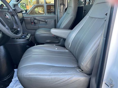 Used 2017 GMC Savana 2500 image 11