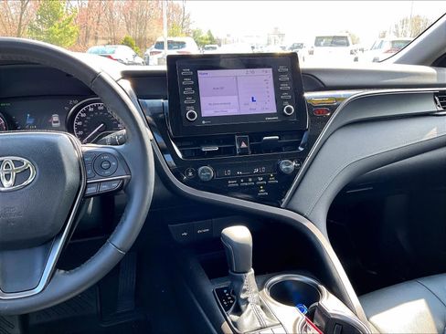 Used 2024 Toyota Camry SE w/ Cold Weather Package AWD/4WD image 18