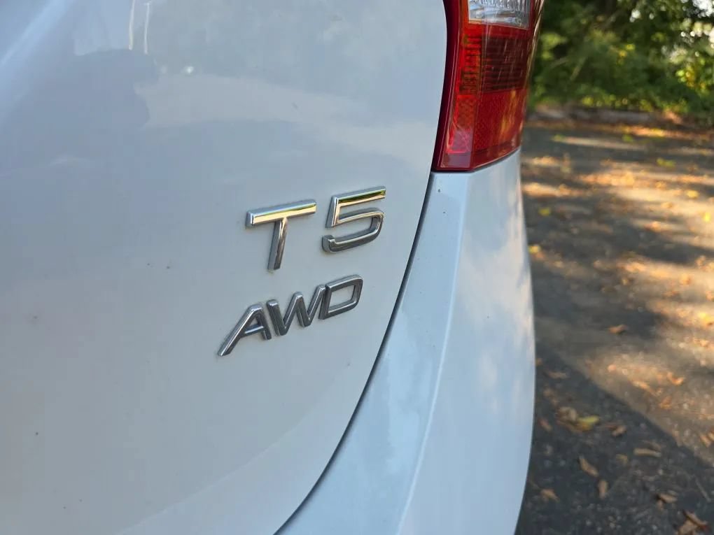 Used 2016 Volvo V60 T5 Cross Country w/ Protection Package AWD/4WD image 12