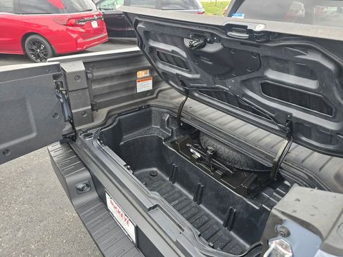 Used 2025 Honda Ridgeline Sport image 15