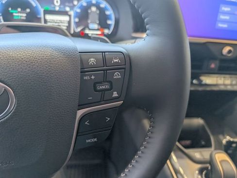 New 2025 Toyota Crown Signia Limited w/ Advanced Technology Package image 19