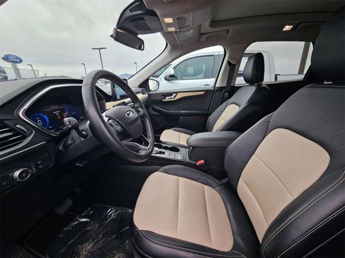 Certified 2021 Ford Escape Titanium w/ Titanium Elite Package image 10