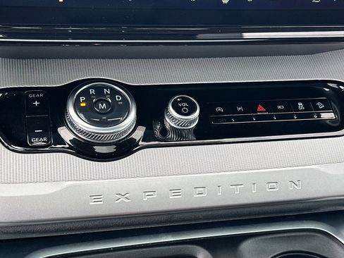 Used 2025 Ford Expedition Max Active image 21