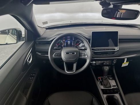 New 2026 Jeep Compass Latitude image 22
