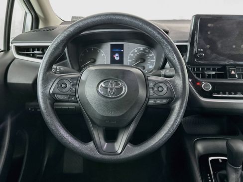 Used 2025 Toyota Corolla LE FWD image 17