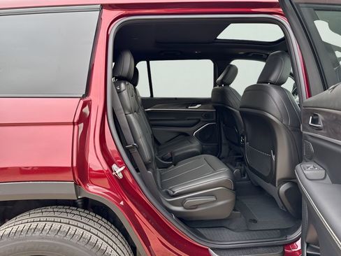 New 2025 Jeep Grand Cherokee L Limited w/ Luxury Tech Group II image 13