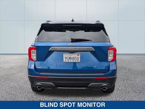 Used 2023 Ford Explorer XLT w/ Equipment Group 202A RWD image 4