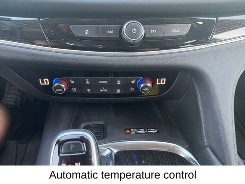 Used 2021 Buick Enclave Avenir w/ Avenir Technology Package AWD/4WD image 23