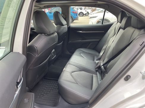 Used 2024 Toyota Camry XLE w/ Navigation Package image 11