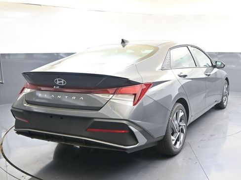 New 2025 Hyundai Elantra Sport image 5