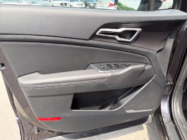 Certified 2026 Kia Sportage EX w/ EX Panorama Roof Package FWD image 16