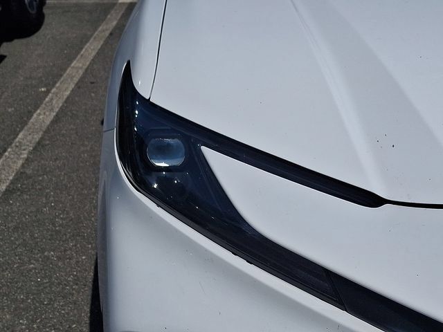 Used 2025 Toyota Camry SE FWD image 5