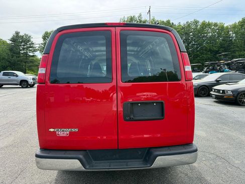 Used 2022 Chevrolet Express 2500 w/ Driver Convenience Package RWD image 9
