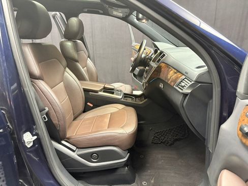 Used 2015 Mercedes-Benz GL 450 4MATIC w/ Premium Package w/ Lighting Package image 28