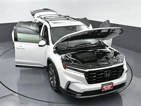 Used 2024 Honda Pilot Elite image 48