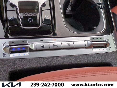 Certified 2023 Kia Carnival SX Prestige image 25